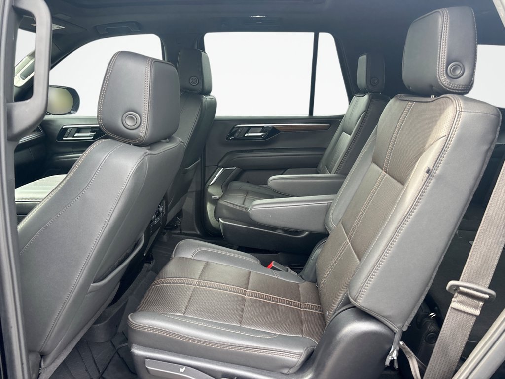 Used 2025 Chevrolet Tahoe High Country w/ Sun And Tow Package AWD/4WD image 19