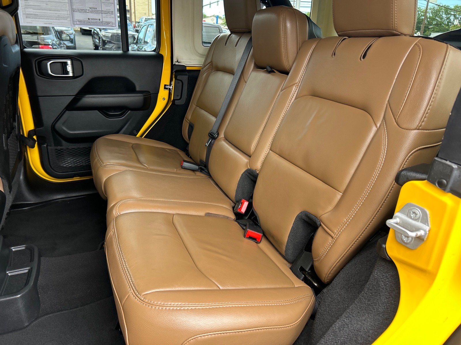 Used 2021 Jeep Wrangler Unlimited Rubicon w/ Cold Weather Group AWD/4WD image 9