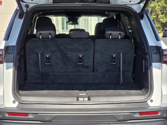 Used 2024 Chevrolet Traverse LS FWD image 31
