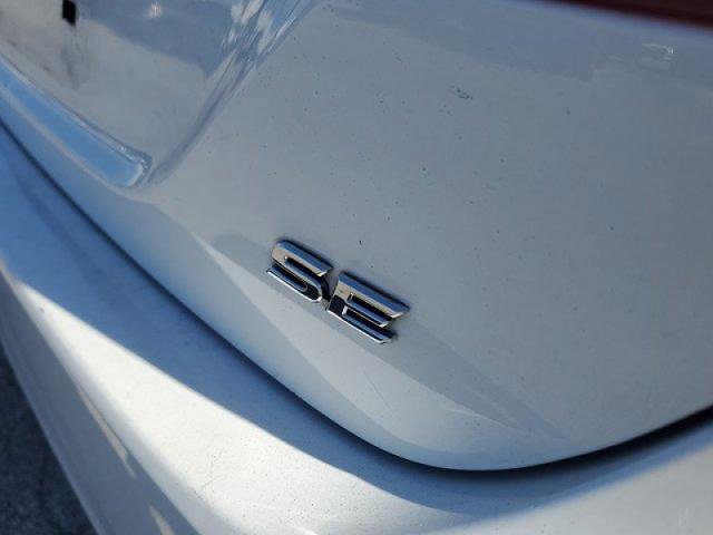 Used 2022 Toyota Camry SE w/ Convenience Package image 9