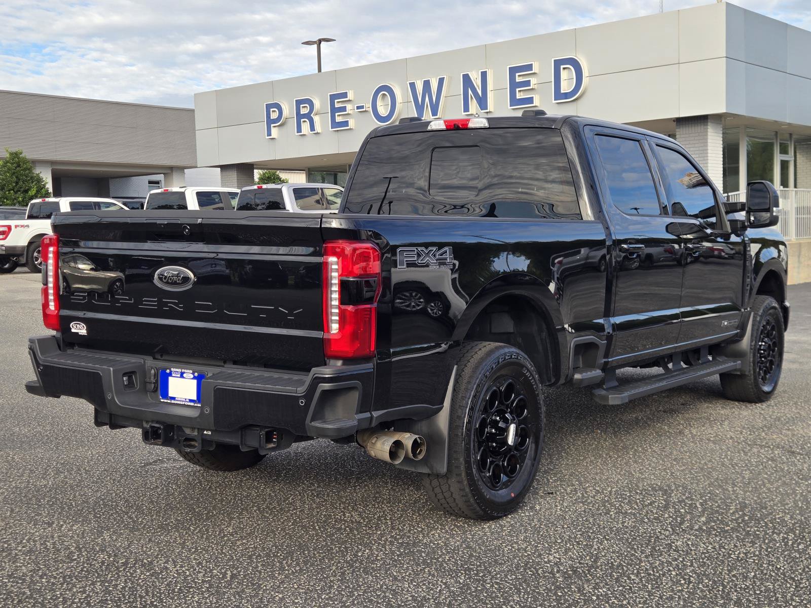 Certified 2025 Ford F250 Lariat w/ Black Appearance Package AWD/4WD image 11
