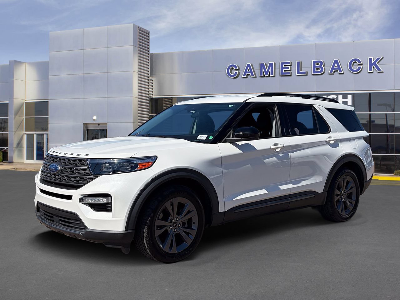 Certified 2022 Ford Explorer XLT w/ Equipment Group 202A RWD image 35