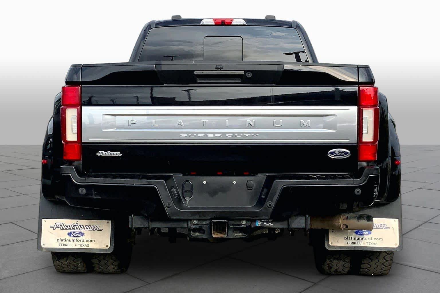 Certified 2020 Ford F450 Platinum w/ FX4 Off-Road Package AWD/4WD image 3