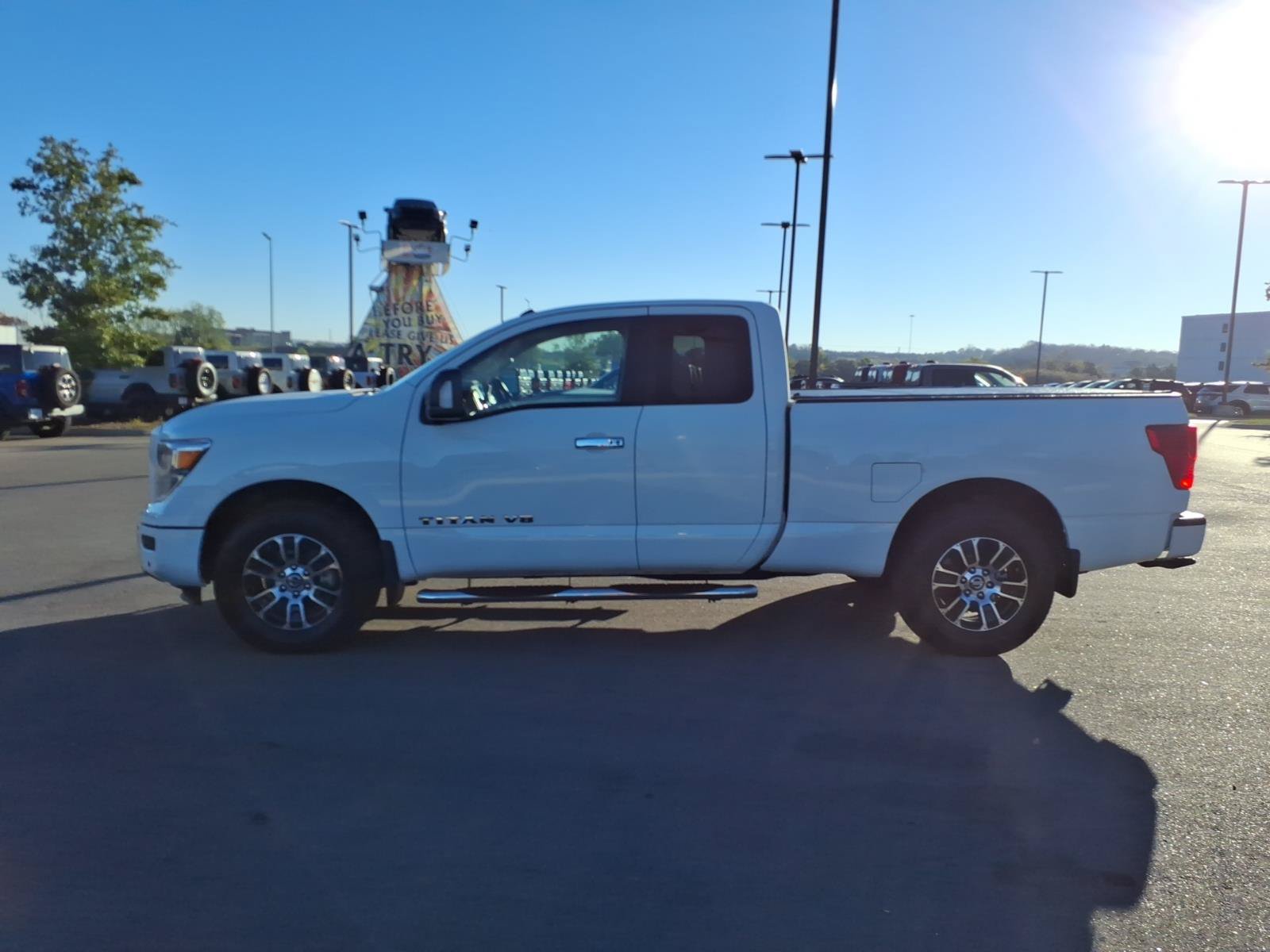 Used 2020 Nissan Titan SV w/ SV Convenience Package AWD/4WD image 6