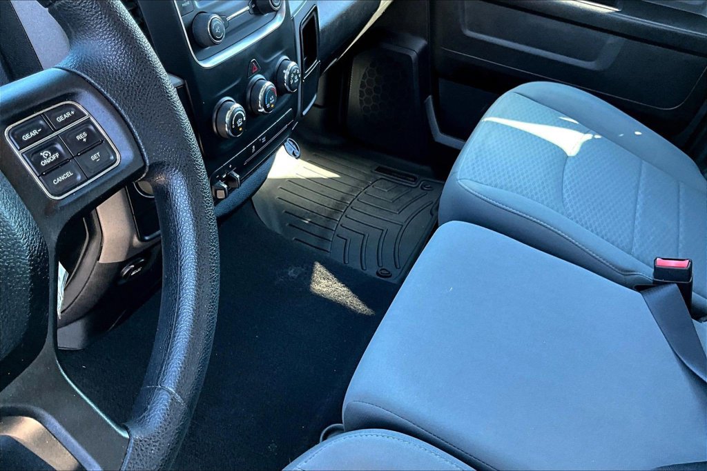 Used 2017 RAM 1500 Express RWD image 20