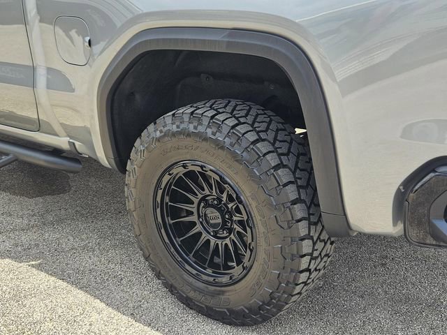 Used 2026 GMC Sierra 1500 AT4X AWD/4WD image 9