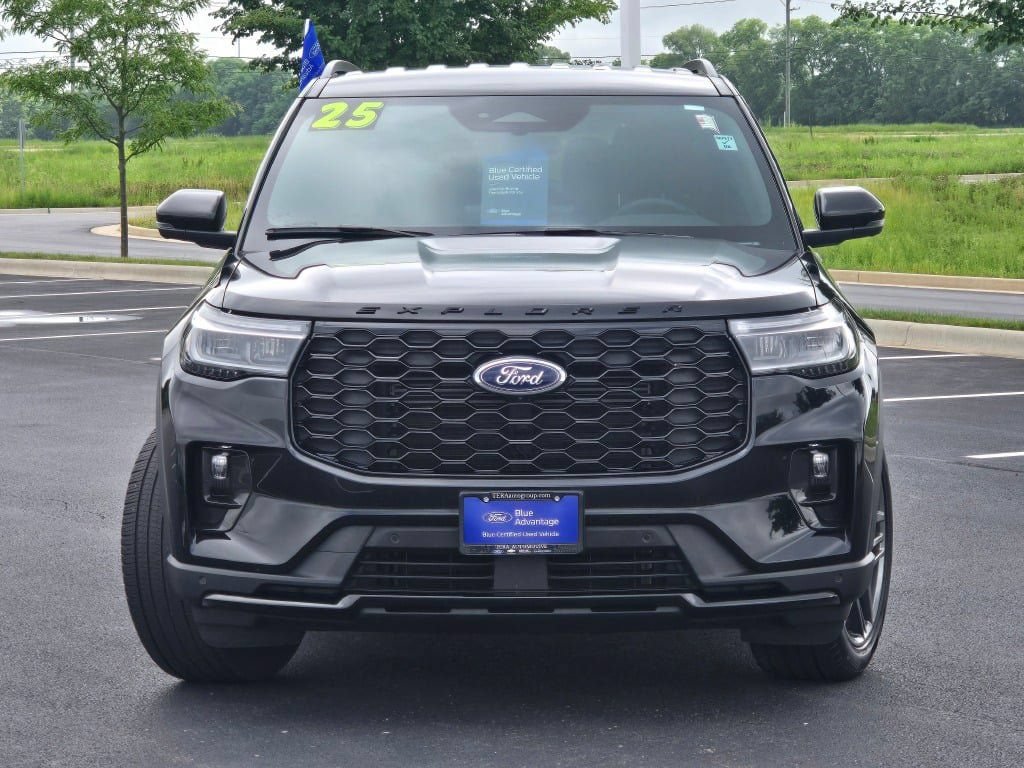 Certified 2025 Ford Explorer ST-Line w/ ST-Line Street Pack AWD/4WD image 3