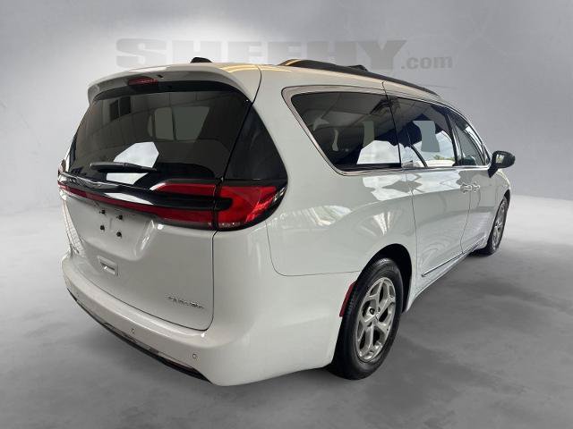 Used 2023 Chrysler Pacifica Limited FWD image 12