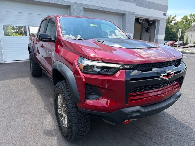 Used 2025 Chevrolet Colorado ZR2 w/ Technology Package AWD/4WD image 9
