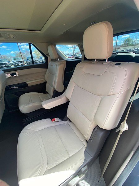 Certified 2023 Ford Explorer Platinum w/ Technology Package AWD/4WD image 23