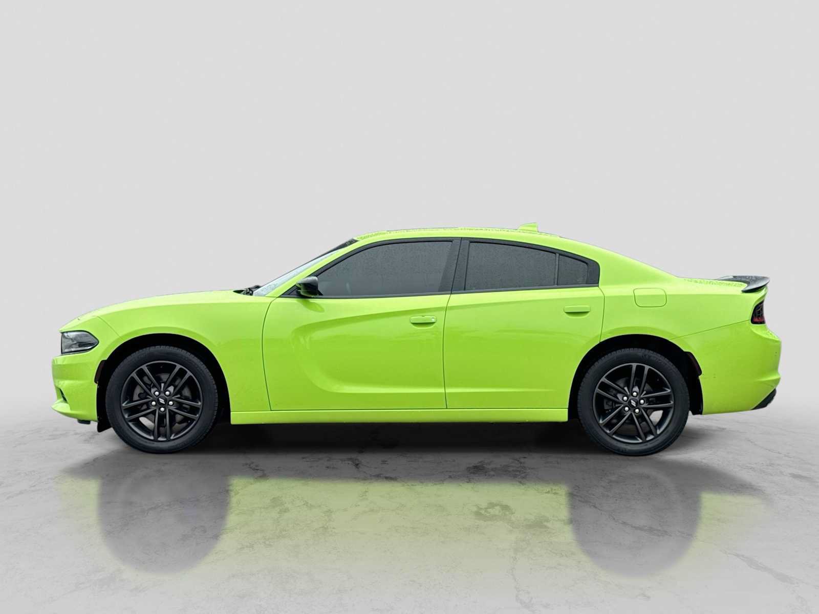 Used 2019 Dodge Charger SXT w/ Blacktop Package AWD/4WD image 3