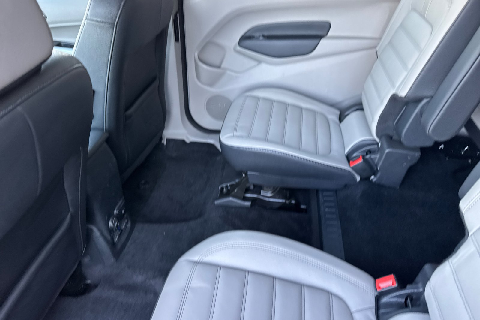 Certified 2023 Ford Transit Connect Titanium FWD image 13