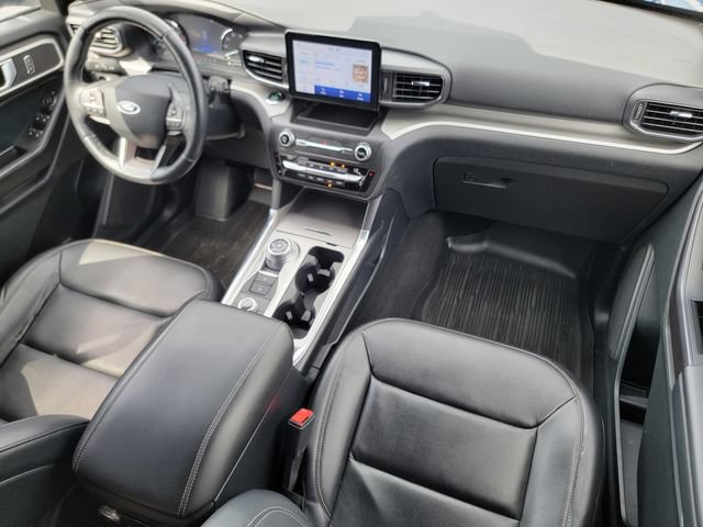 Certified 2020 Ford Explorer XLT w/ Equipment Group 202A AWD/4WD image 40