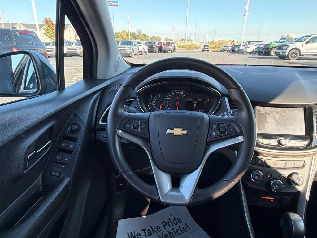 Used 2021 Chevrolet Trax LT w/ Premium Seat Package AWD/4WD image 22