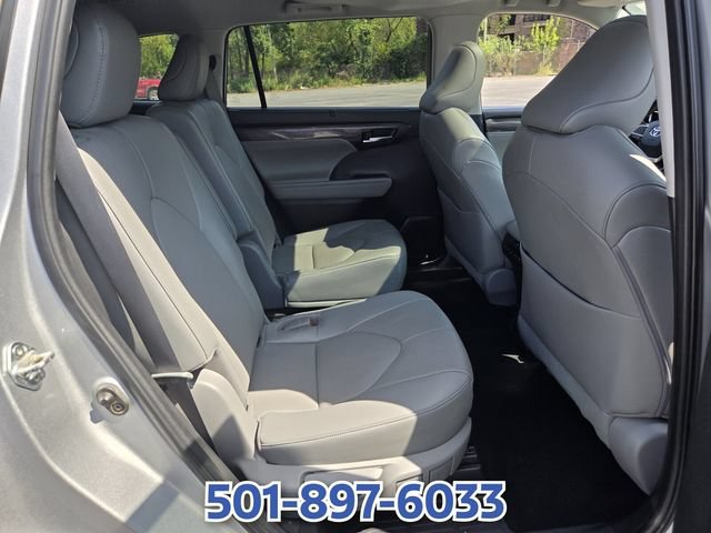 Used 2023 Toyota Highlander Limited FWD image 15