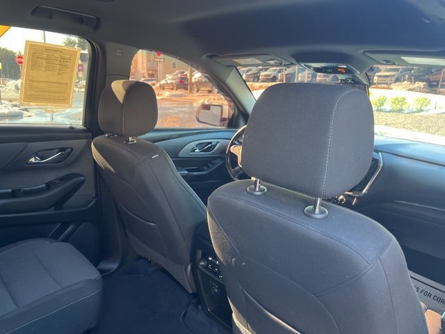 Used 2022 Chevrolet Traverse LT image 30