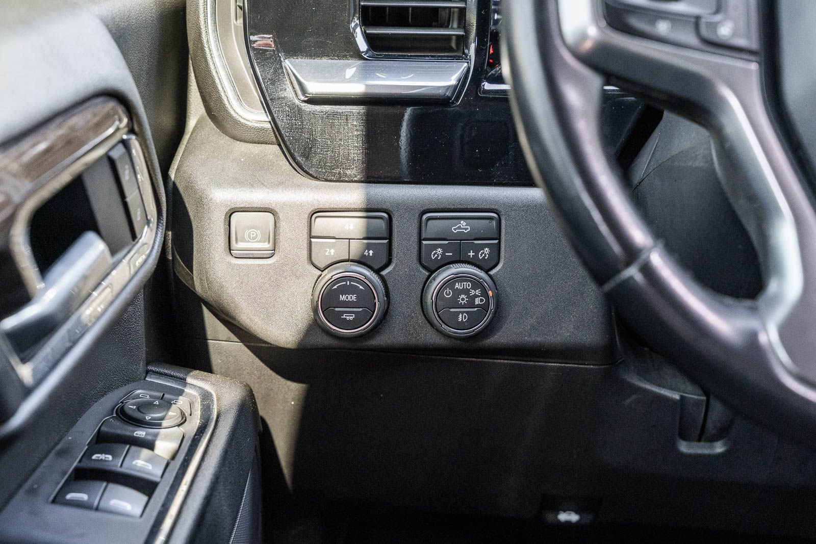 Used 2024 Chevrolet Silverado 2500 LT AWD/4WD image 26
