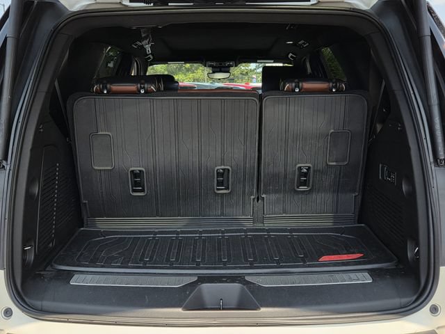 Used 2023 GMC Yukon Denali Ultimate AWD/4WD image 32