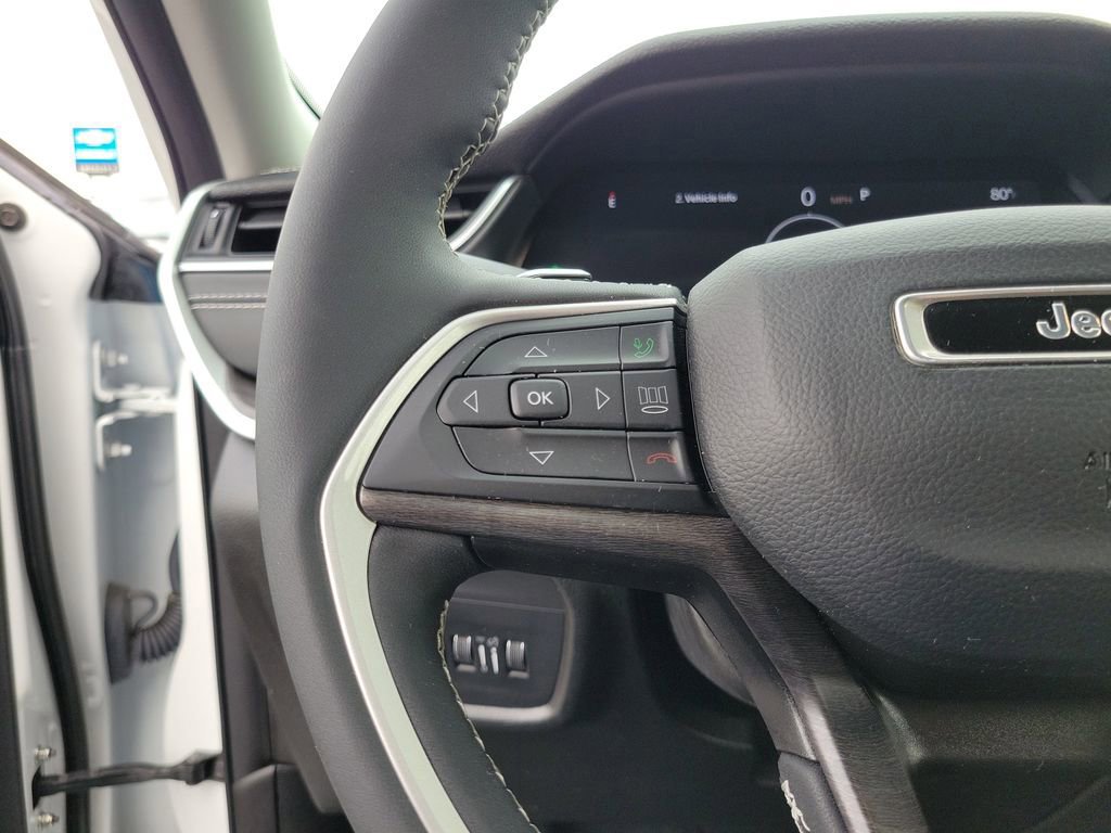 Used 2023 Jeep Grand Cherokee L Limited image 24