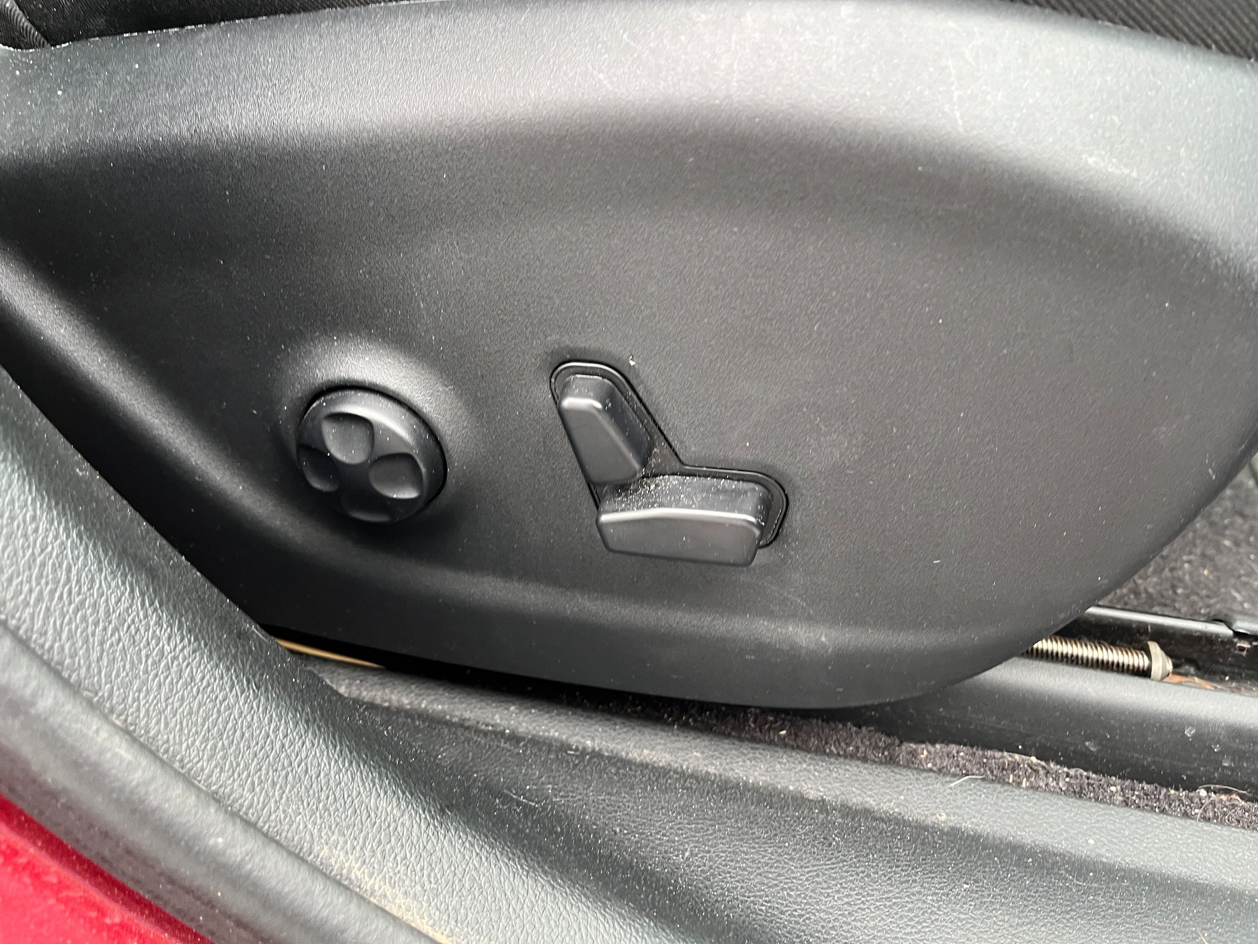 Used 2019 Jeep Cherokee Limited AWD/4WD image 17
