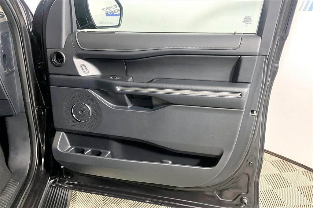 Certified 2024 Ford Expedition XLT image 20
