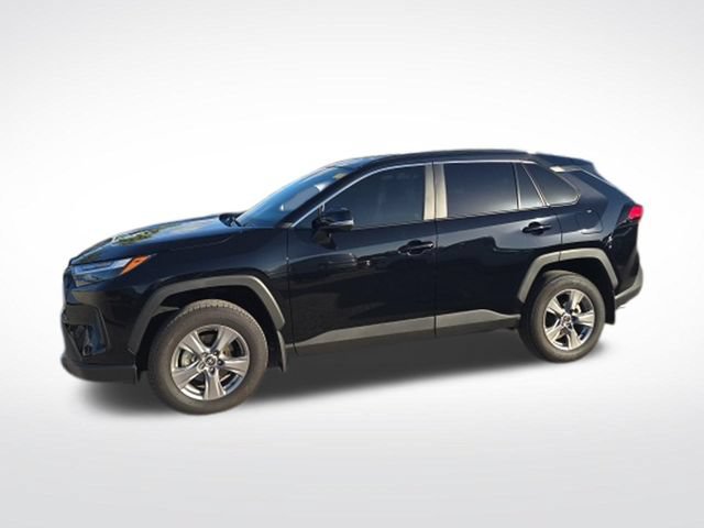 Used 2025 Toyota RAV4 XLE w/ Convenience Package FWD image 5