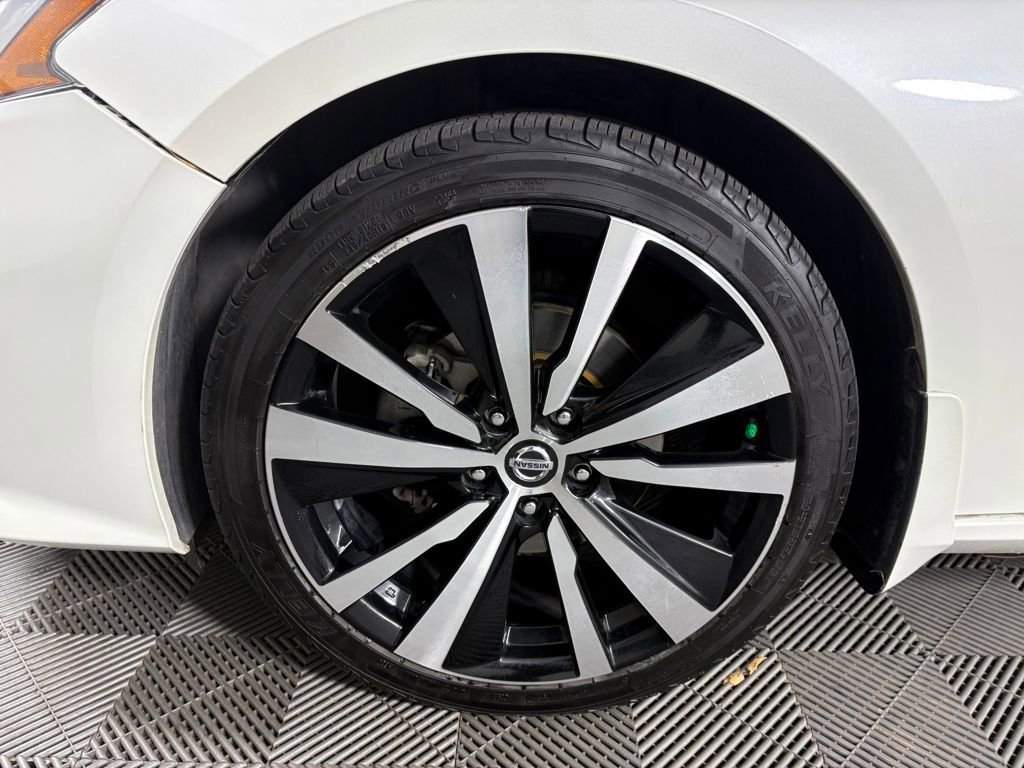 Used 2020 Nissan Altima 2.5 SR w/ Premium Package image 11