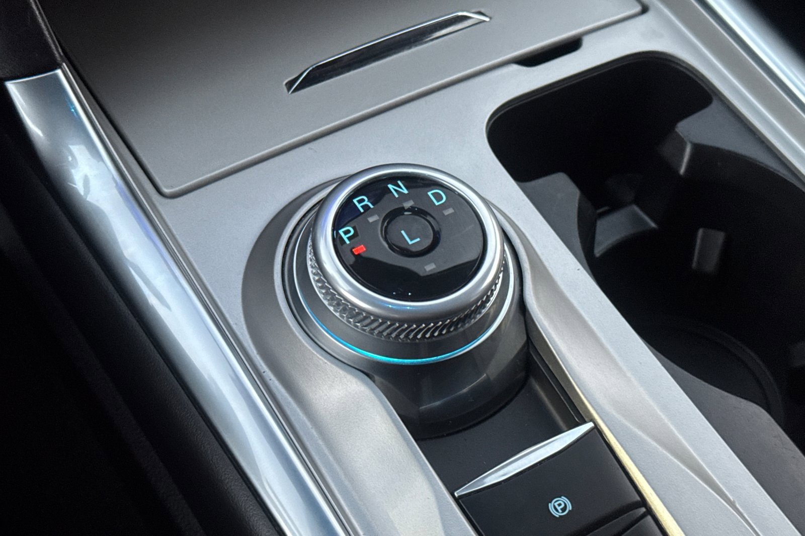 Certified 2022 Ford Explorer XLT w/ Equipment Group 202A image 22