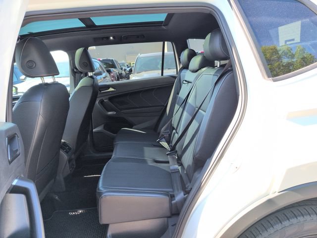 Used 2022 Volkswagen Tiguan SE R-Line AWD/4WD image 14