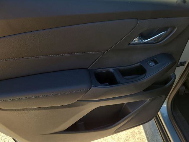 Used 2023 Chevrolet Traverse LT FWD image 15