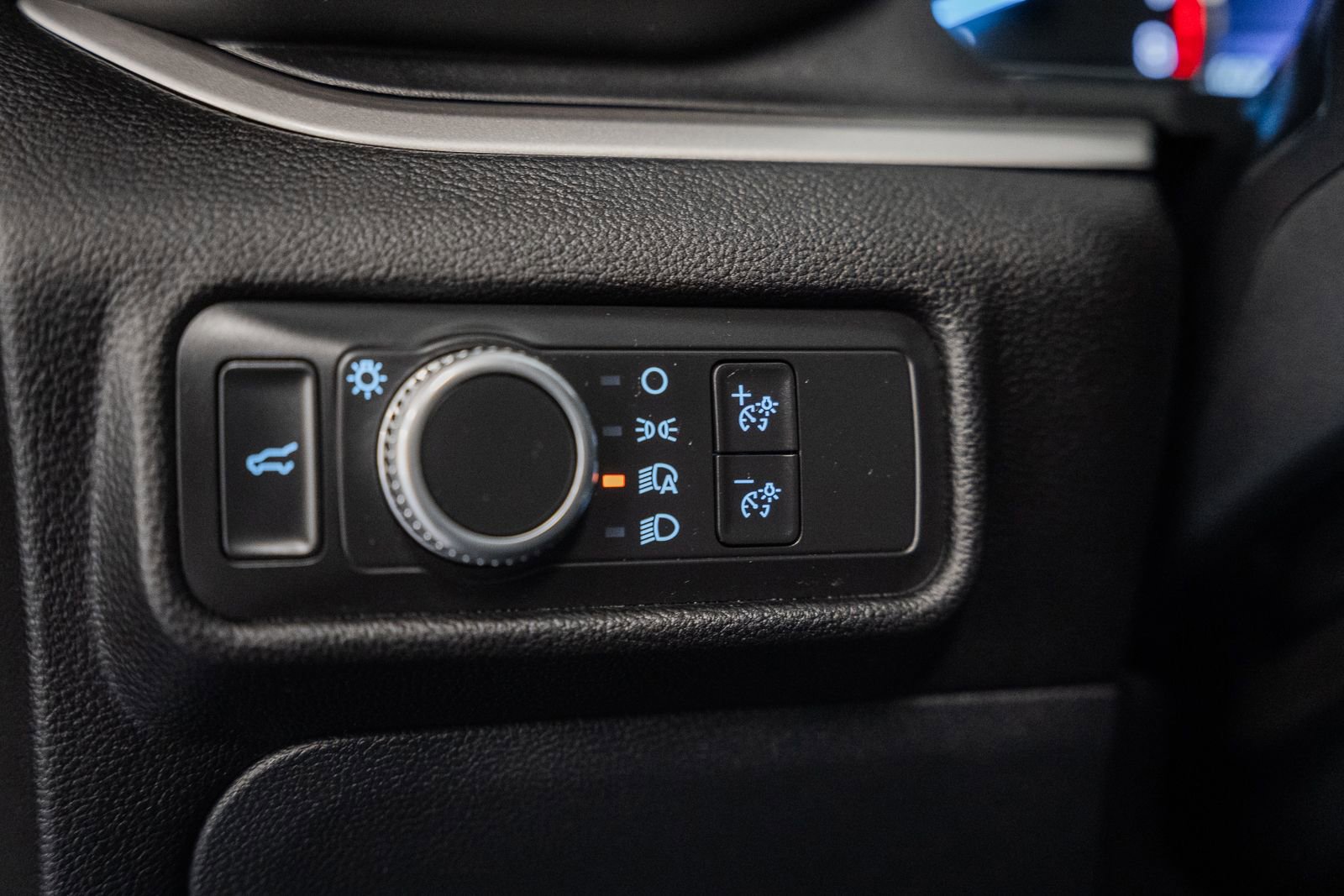 Certified 2021 Ford Explorer XLT w/ Class III Trailer Tow Package image 46