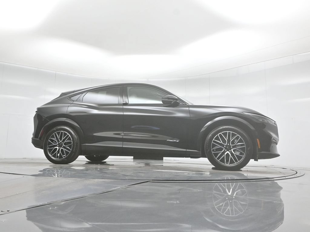 Certified 2025 Ford Mustang Mach-E Premium RWD image 4