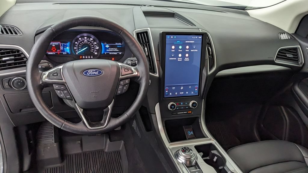 Certified 2024 Ford Edge SEL w/ Convenience Package AWD/4WD image 3