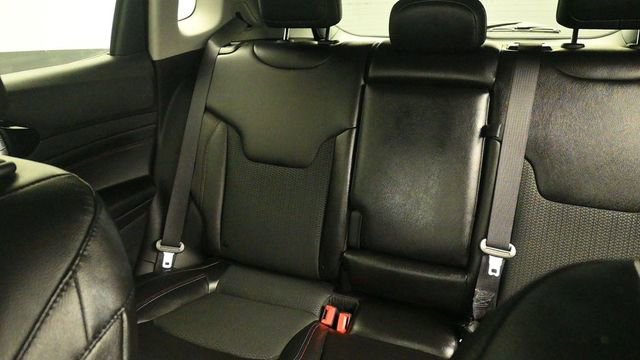 Used 2022 Jeep Compass Trailhawk w/ Trailhawk Convenience Group AWD/4WD image 22