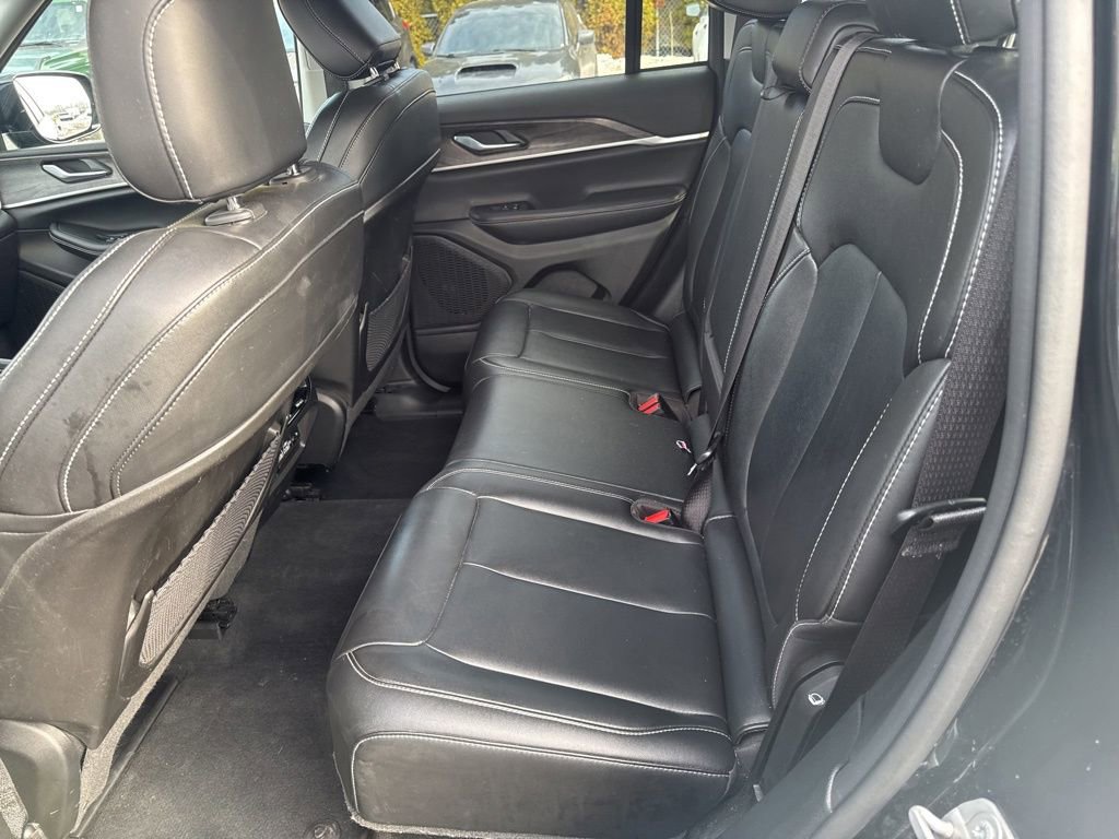 Used 2023 Jeep Grand Cherokee Limited image 42