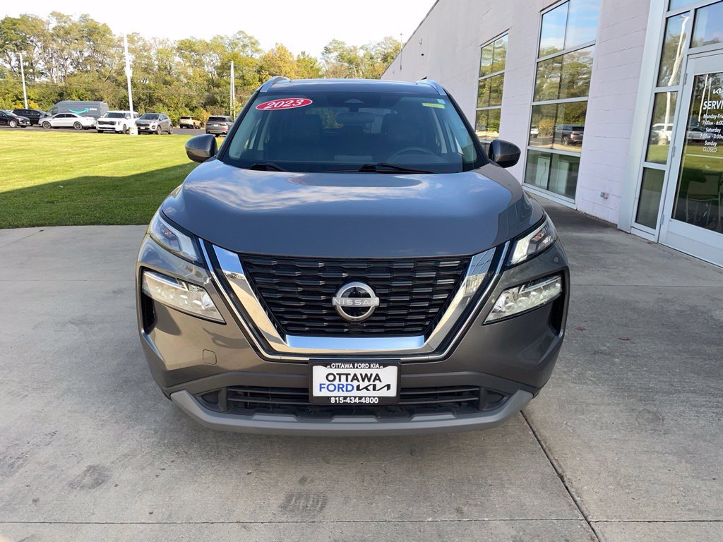 Used 2023 Nissan Rogue SV w/ SV Premium B Package AWD/4WD image 3
