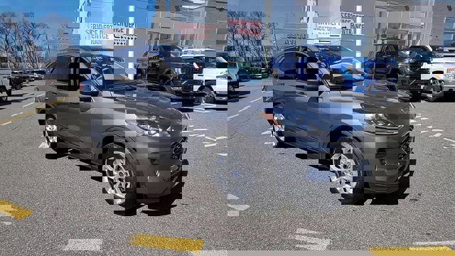 Certified 2022 Ford Escape SE w/ Cold Weather Package image 8