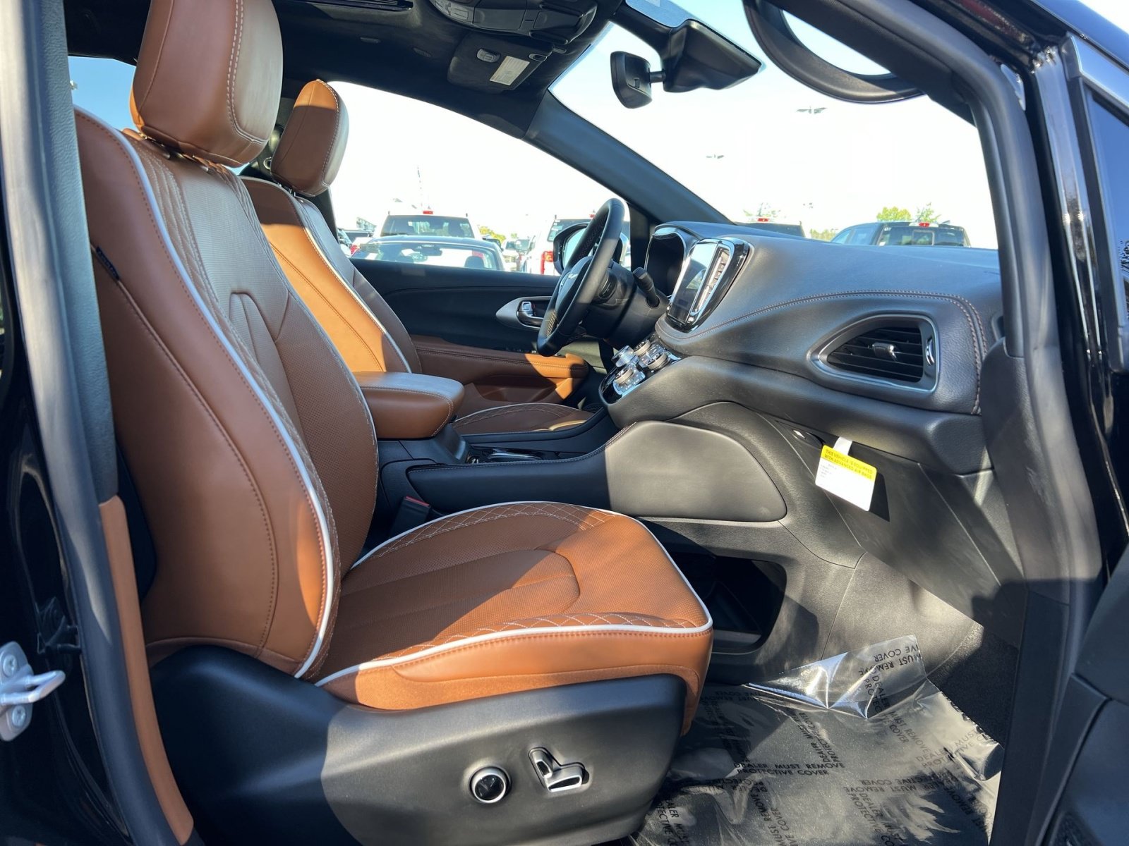 Used 2026 Chrysler Pacifica Pinnacle FWD image 29