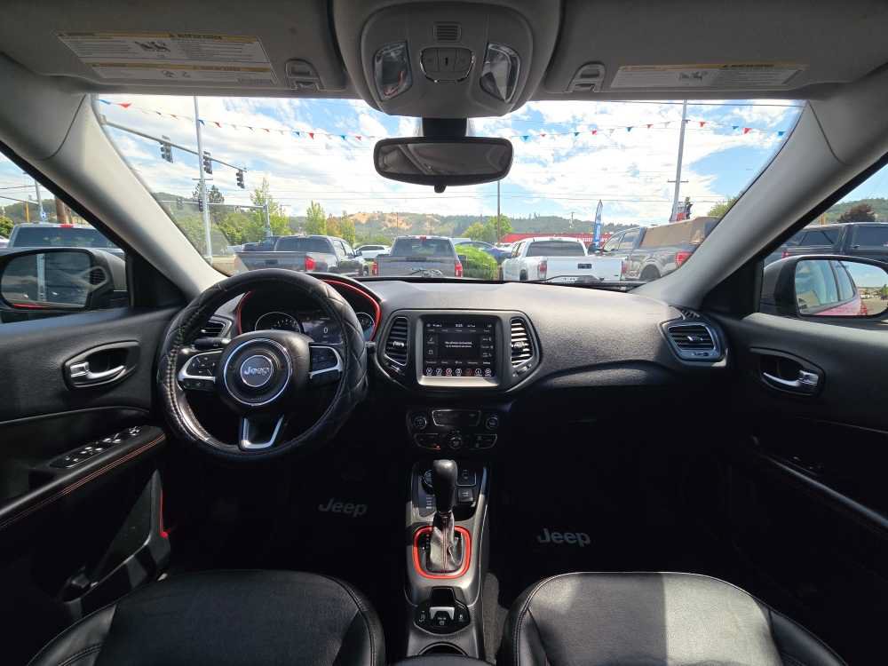 Used 2020 Jeep Compass Trailhawk AWD/4WD image 15
