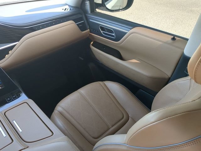 Used 2025 INFINITI QX80 Sensory AWD/4WD image 19