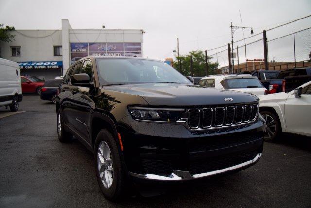 Used 2024 Jeep Grand Cherokee L Laredo