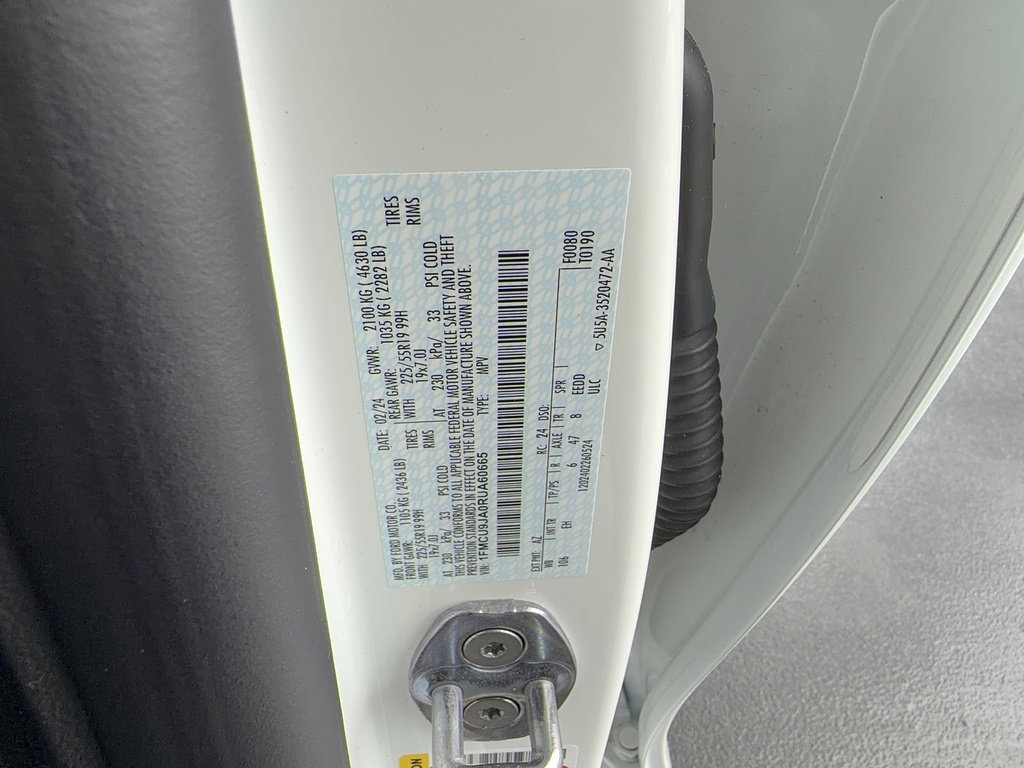 Certified 2024 Ford Escape Platinum AWD/4WD image 32
