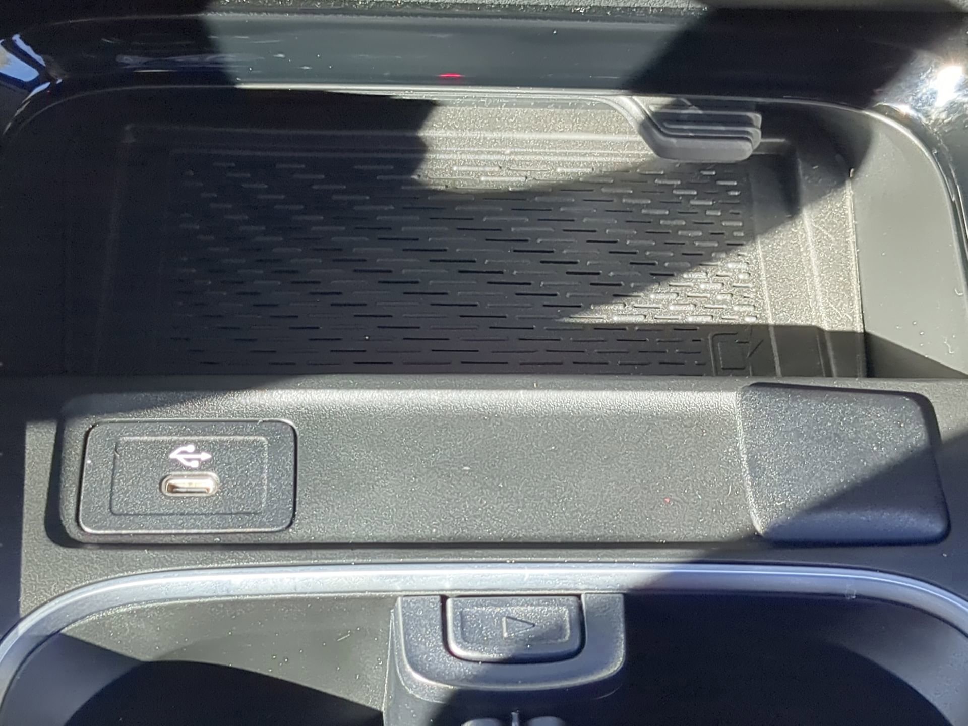 Used 2024 Mercedes-Benz EQB 300 4MATIC image 53