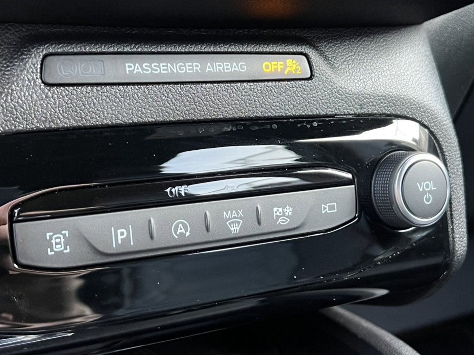 Certified 2023 Ford Escape ST-Line Elite w/ Premium Technology Package image 32