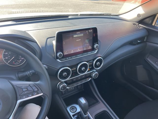 Used 2025 Nissan Sentra SV image 9