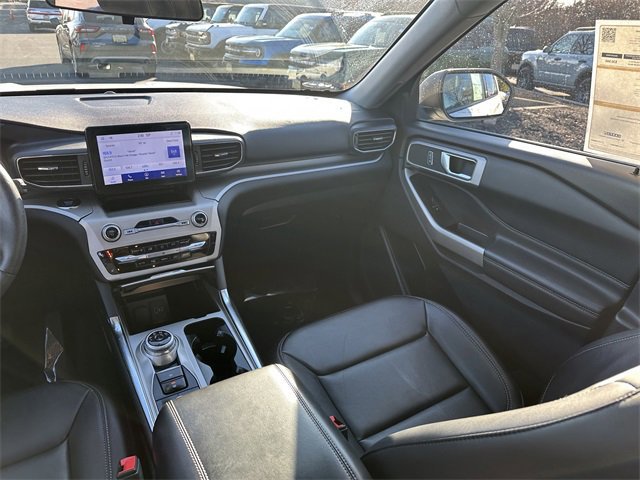 Certified 2022 Ford Explorer XLT w/ Equipment Group 202A image 18
