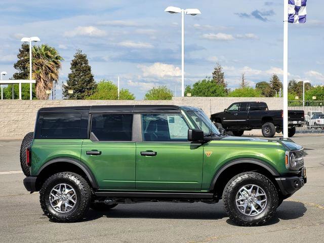 Certified 2025 Ford Bronco Badlands AWD/4WD image 3
