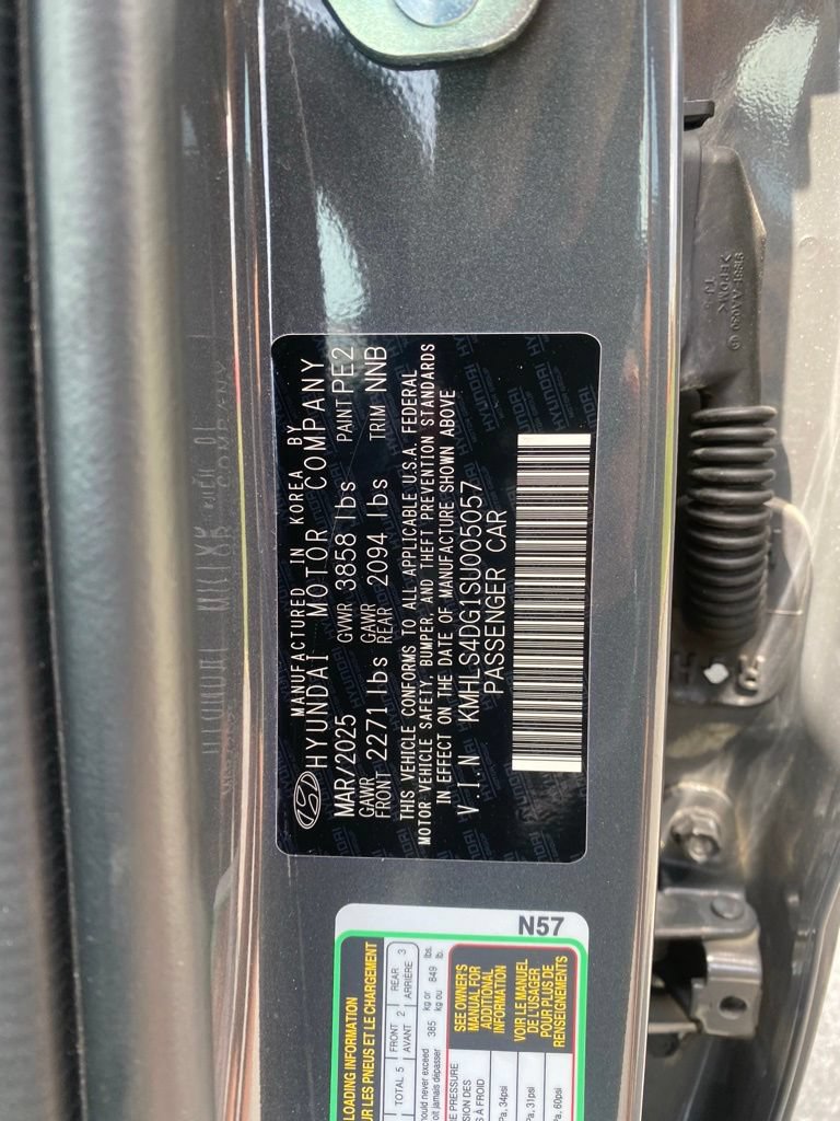 Used 2025 Hyundai Elantra SEL FWD image 16