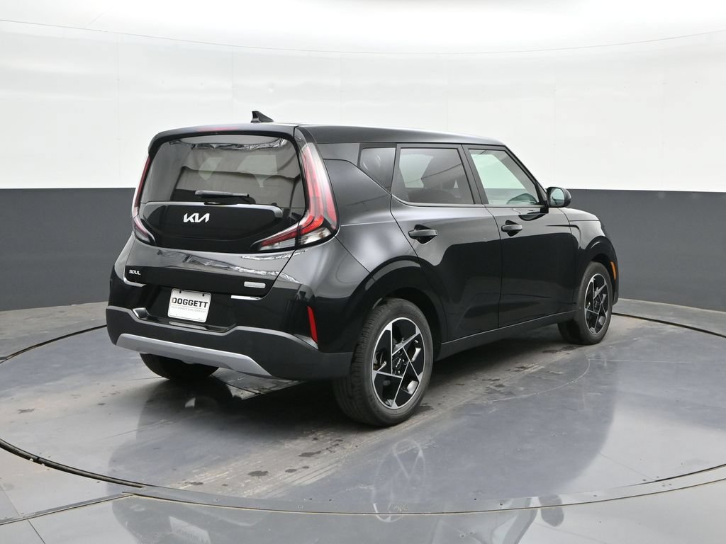 Used 2023 Kia Soul EX FWD image 11