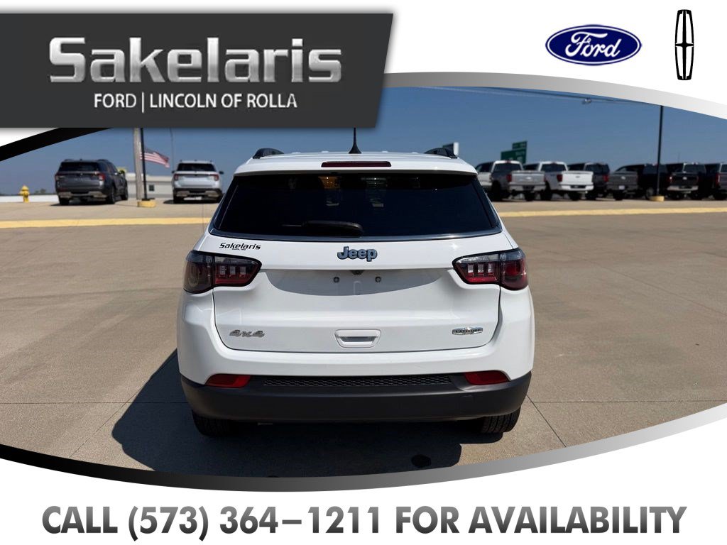 Used 2025 Jeep Compass Latitude AWD/4WD image 6